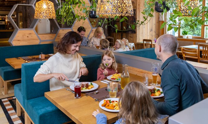 Ausschnitt aus einem Restaurantbereich